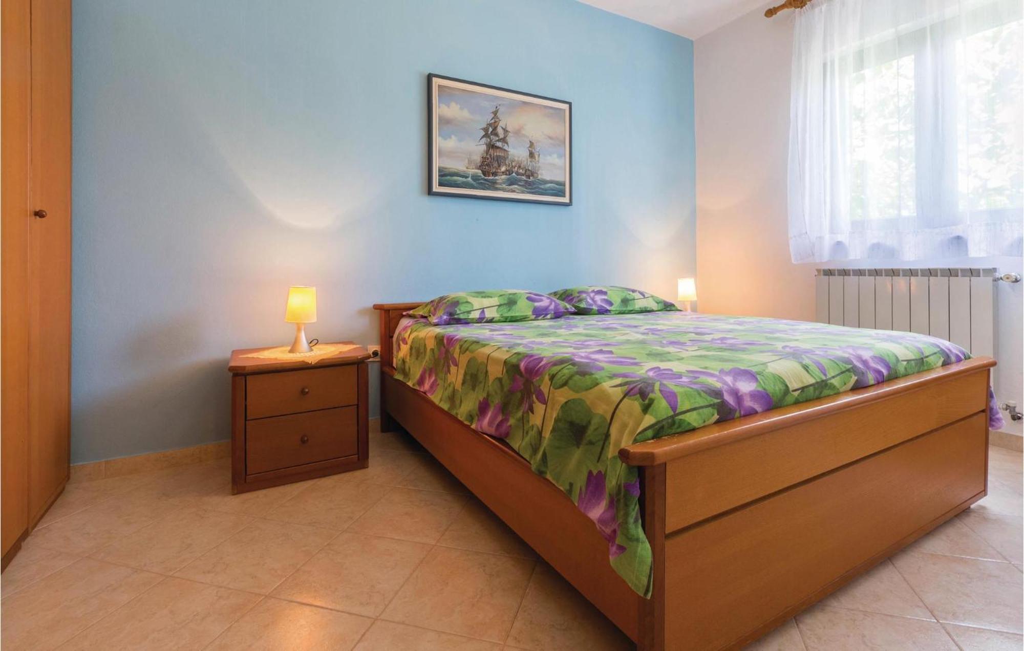 2 Bedroom Beautiful Apartment In Savudrija Exterior foto